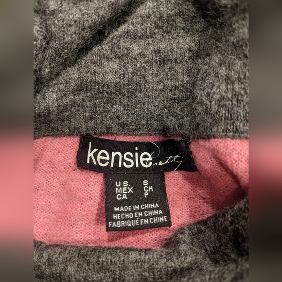 Kensie Y2K Pink, magenta and turtleneck tunic sweater. Size small - Picture 4 of 6